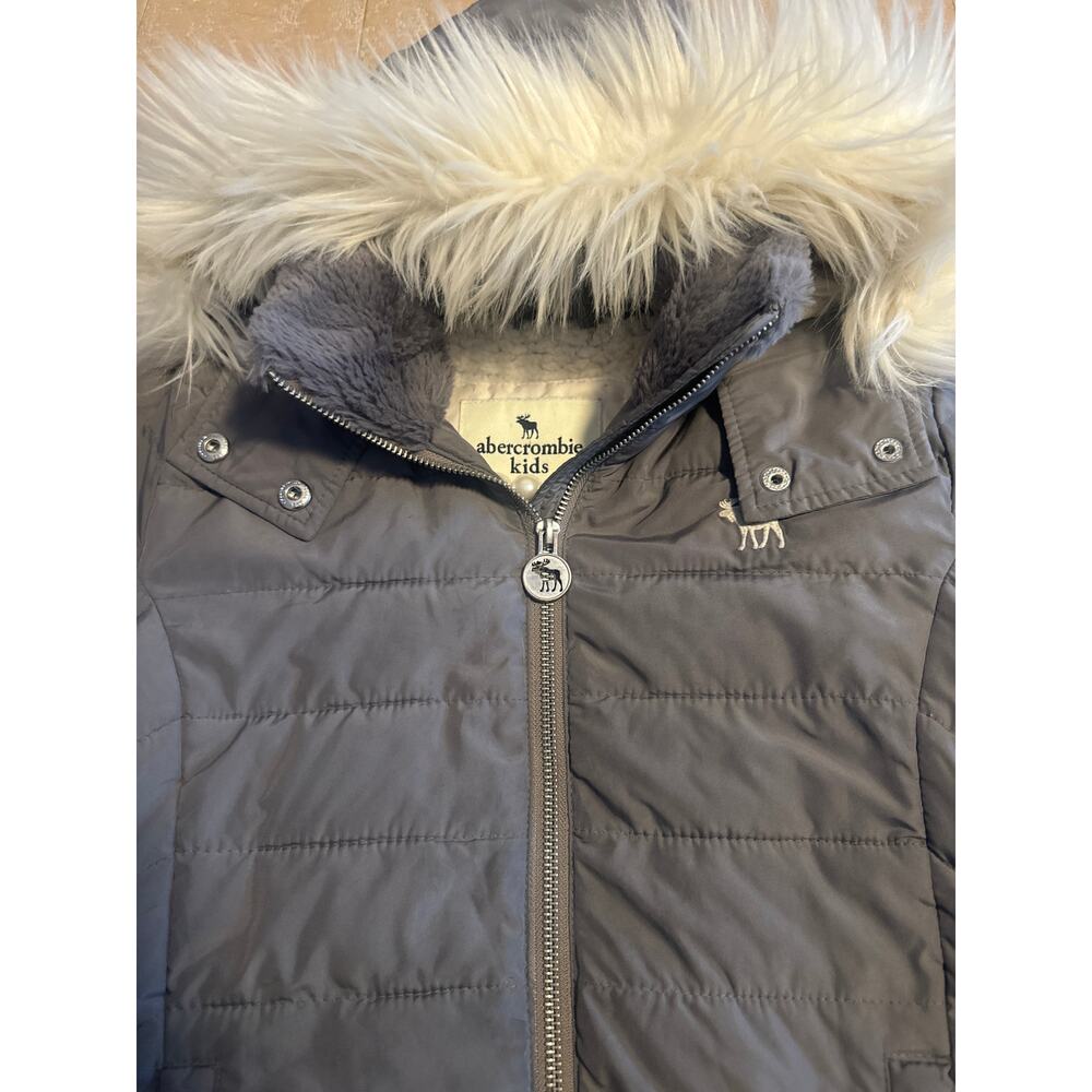 Ambwrcrombie and Fitch winter coat gray size 7/8 in great condition